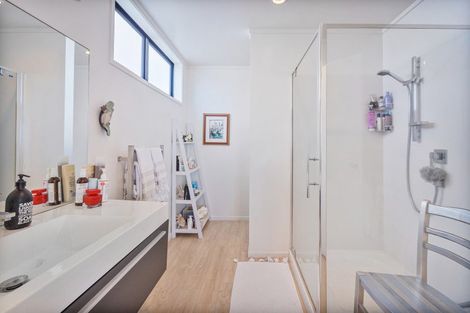 Photo of property in 112 Pohutukawa Crescent, Whangamata, 3620