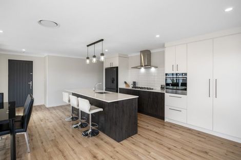 Photo of property in 4 Oyster Place, Omokoroa, 3114