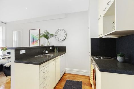 Photo of property in 2/246 The Terrace, Wellington Central, Wellington, 6011