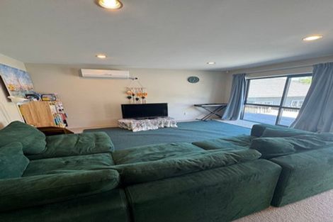 Photo of property in 118a Parkvale Road, Karori, Wellington, 6012