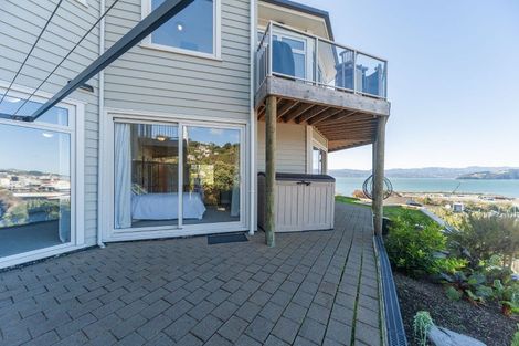 Photo of property in 11 Curnow Way, Kaiwharawhara, Wellington, 6035