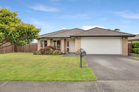Photo of property in 34 Stranraer Crescent, Wattle Downs, Auckland, 2103