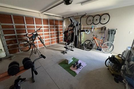 Photo of property in 9a Gillean Street, Havelock North, 4130