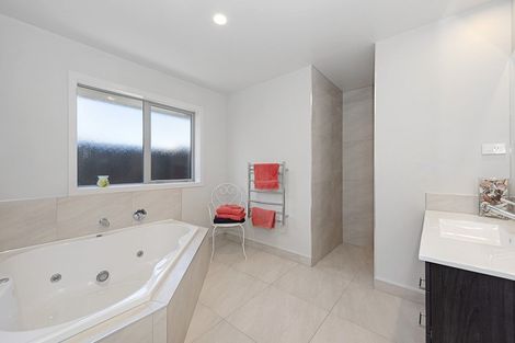 Photo of property in 211 Cumberland Drive, Flagstaff, Hamilton, 3210