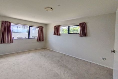 Photo of property in 3a Crystal Avenue, Glendene, Auckland, 0602