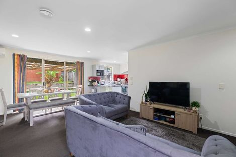 Photo of property in 1/322 West Coast Road, Glen Eden, Auckland, 0602