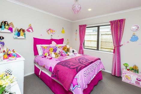 Photo of property in 89 Riverstone Drive, Riverstone Terraces, Upper Hutt, 5018