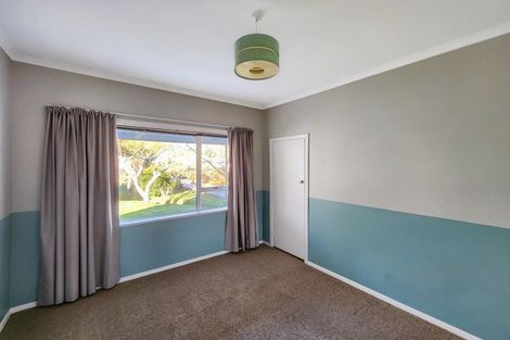 Photo of property in 25 Manuka Street, Stokes Valley, Lower Hutt, 5019