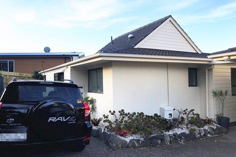 Photo of property in 1b Burford Place, Mellons Bay, Auckland, 2014