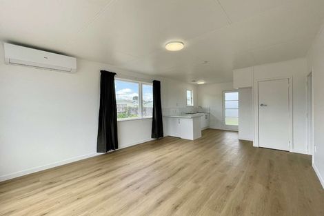 Photo of property in 4 Simons Street, Moturoa, New Plymouth, 4310