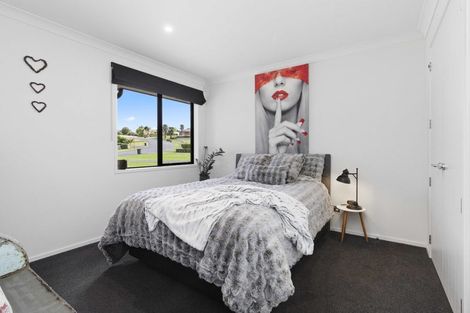 Photo of property in 39 Kendallvale Drive, Waiuku, 2123