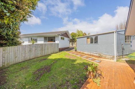 Photo of property in 11 Karo Place, Glendene, Auckland, 0602