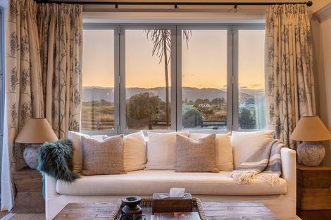 Photo of property in 2 Otaihanga Road, Paraparaumu Beach, Paraparaumu, 5032