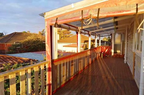 Photo of property in 476 East Coast Road, Windsor Park, Auckland, 0630