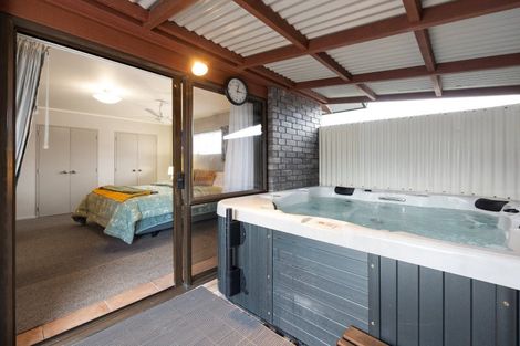 Photo of property in 46 Lansdowne Crescent, Glenview, Hamilton, 3206