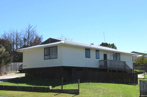 Photo of property in 80 Oreil Avenue, West Harbour, Auckland, 0618