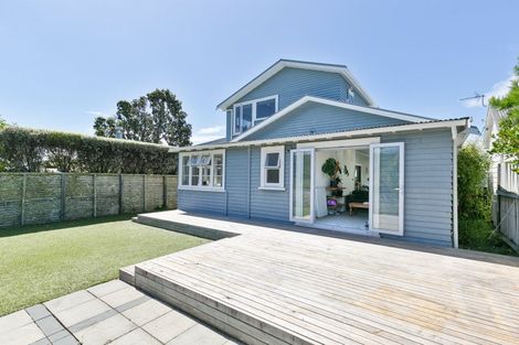 Photo of property in 44 Mortimer Terrace, Aro Valley, Wellington, 6021