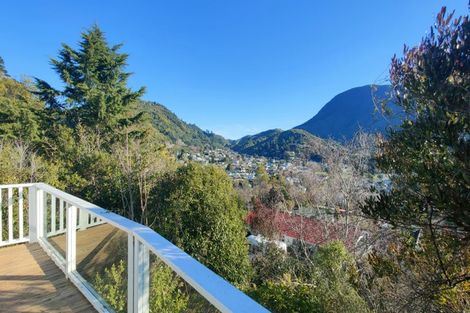 Photo of property in 126 Wellington Street, Picton, 7220