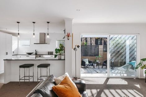 Photo of property in 351b Oceanbeach Road, Mount Maunganui, 3116