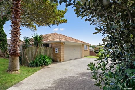 Photo of property in 6 Magnolia Drive, Waiuku, 2123