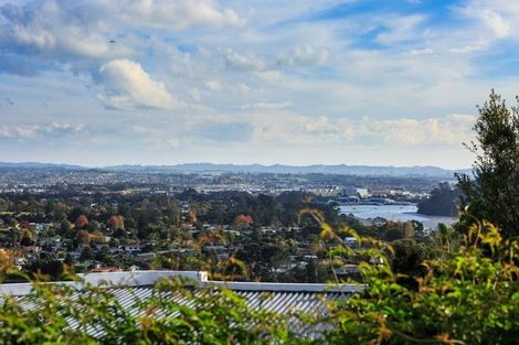 Photo of property in 2/20 Pemberton Avenue, Bayview, Auckland, 0629