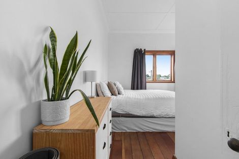 Photo of property in 75 Tuhikaramea Road, Dinsdale, Hamilton, 3204