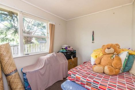 Photo of property in 4 Coburg Street, Henderson, Auckland, 0612