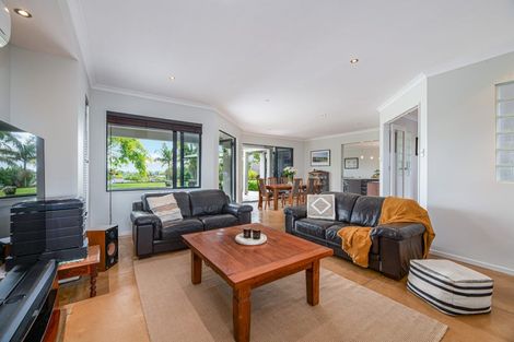 Photo of property in 19 Highfields Terrace, Henderson, Auckland, 0612