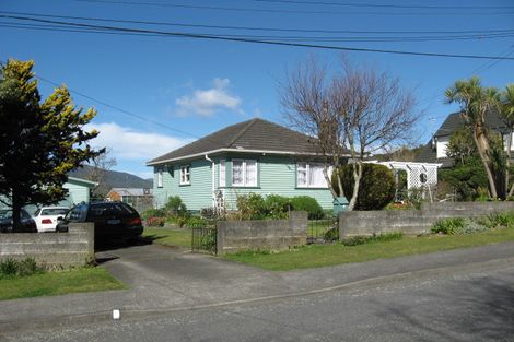 Photo of property in 4 Dublin Street, Wainuiomata, Lower Hutt, 5014