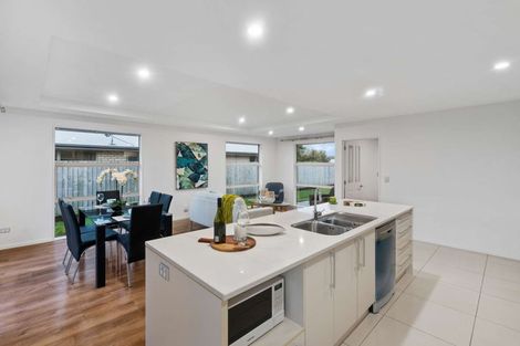 Photo of property in 70 Mcmahon Drive, Aidanfield, Christchurch, 8025