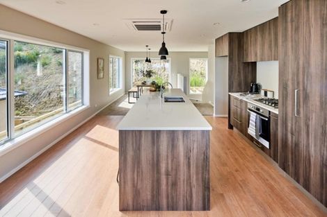 Photo of property in 36 Domett Street, Newlands, Wellington, 6037