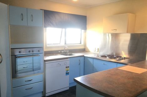 Photo of property in 9 Ward Crescent, Te Atatu Peninsula, Auckland, 0610