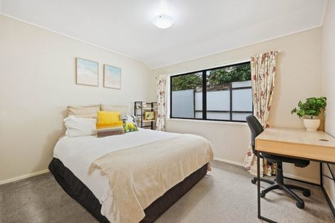 Photo of property in 47 Loloma Drive, Half Moon Bay, Auckland, 2012