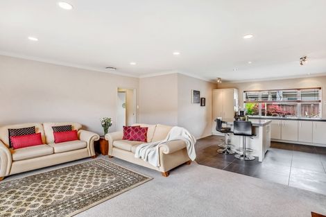 Photo of property in 34 Stranraer Crescent, Wattle Downs, Auckland, 2103