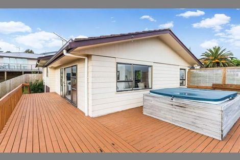 Photo of property in 148 Aviemore Drive, Highland Park, Auckland, 2010
