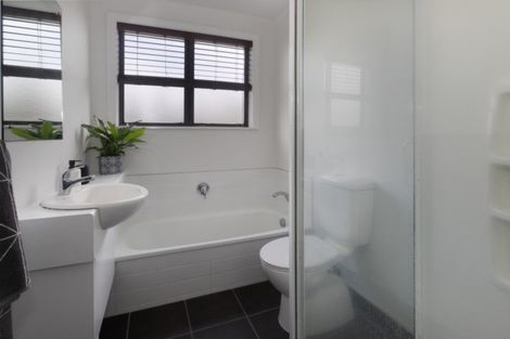 Photo of property in 491 Point Chevalier Road, Point Chevalier, Auckland, 1022