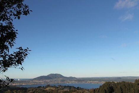 Photo of property in 142 Highland Drive, Acacia Bay, Taupo, 3385