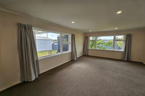 Photo of property in 11 Grimseys Road, Redwood, Christchurch, 8051