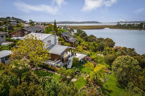 Photo of property in 143 West Harbour Drive, West Harbour, Auckland, 0618