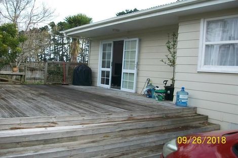 Photo of property in 6 Thomas Avenue, Te Atatu Peninsula, Auckland, 0610