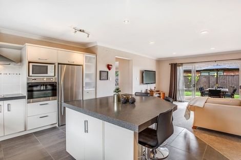 Photo of property in 34 Stranraer Crescent, Wattle Downs, Auckland, 2103