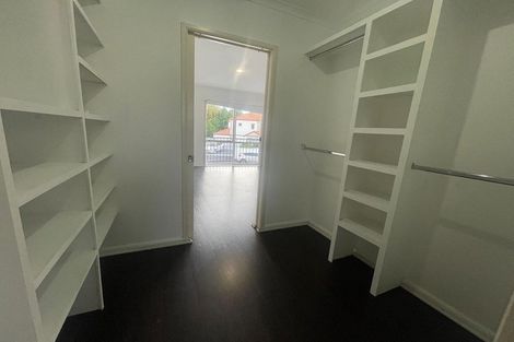 Photo of property in 3 Dainton Place, New Lynn, Auckland, 0600