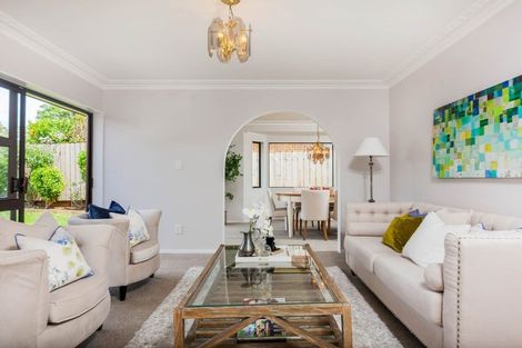 Photo of property in 84 Mirrabooka Avenue, Botany Downs, Auckland, 2010