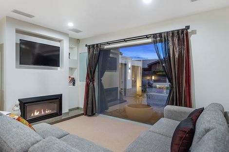 Photo of property in 17 Longwood Place, Harrowfield, Hamilton, 3210