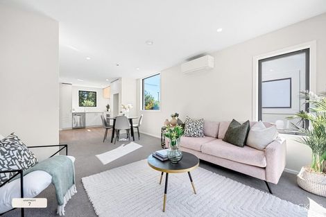 Photo of property in 130 Cambridge Terrace, Fairfield, Lower Hutt, 5011