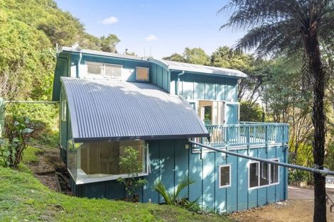Photo of property in 4 Okoka Road, Omiha, Waiheke Island, 1081