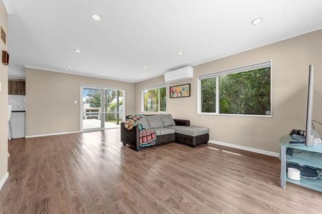 Photo of property in 1 Nirmal Place, Sunnyvale, Auckland, 0612