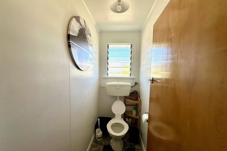 Photo of property in 16 Barnego Road, Balclutha, 9230