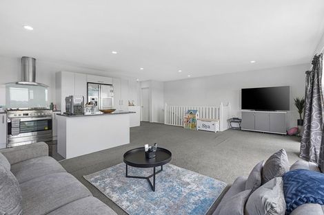 Photo of property in 147a Hobsonville Road, West Harbour, Auckland, 0618