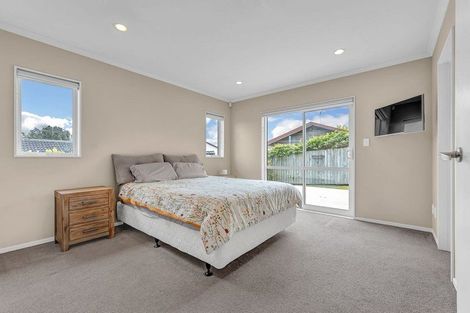 Photo of property in 1 Nirmal Place, Sunnyvale, Auckland, 0612
